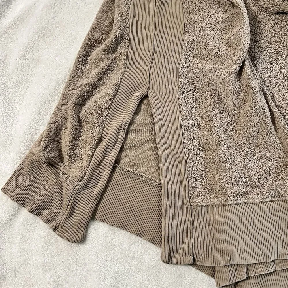 Aerie Tan Knit Crew Neck Pullover Sweatshirt Women’s Size M Side Slit